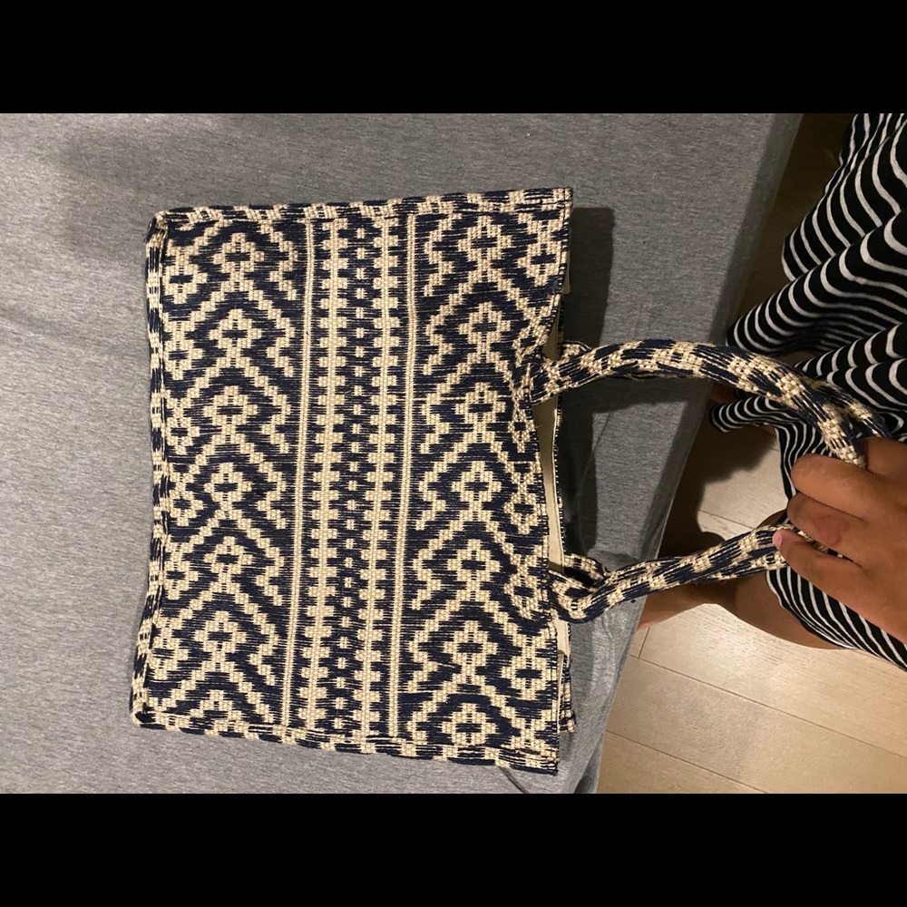 Tribal tote